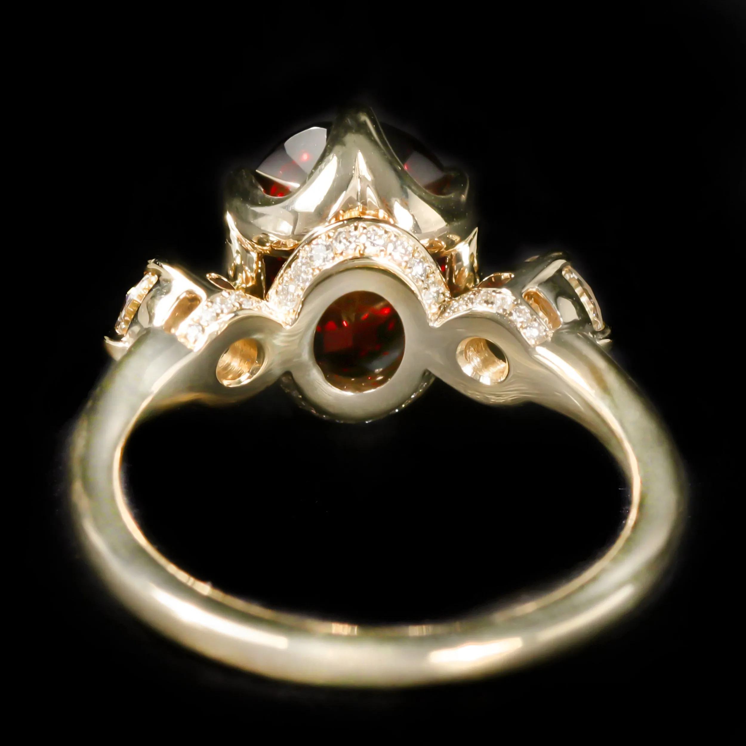 14K Yellow Gold 2.88 Carat Garnet and Diamond Ring