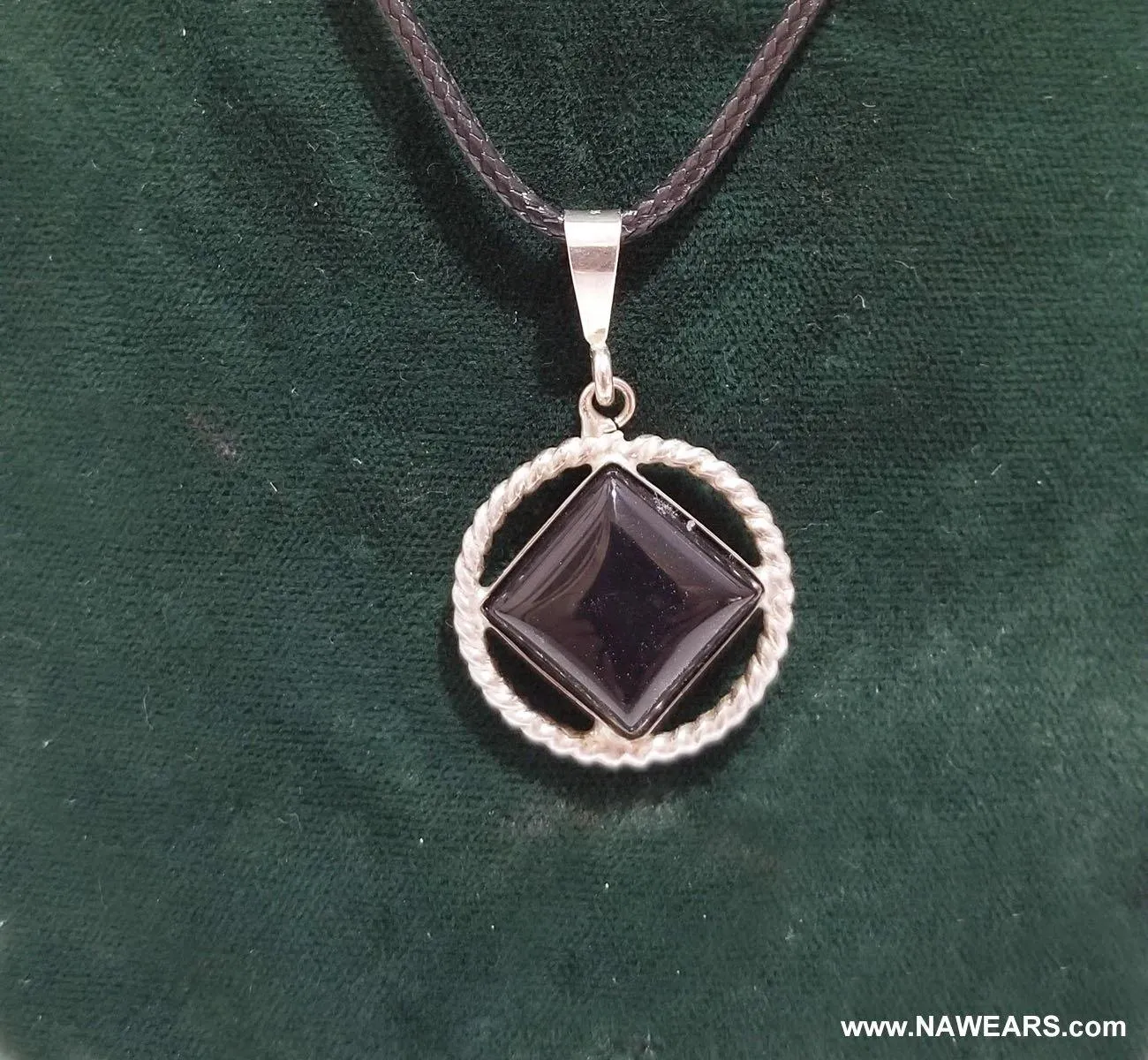 az0013- Onyx Symbol Pendant