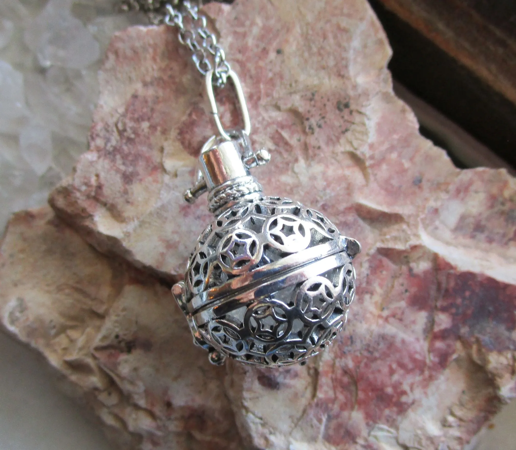 Caged Silver Stars Quartz Crystal Ball Pendant Necklace