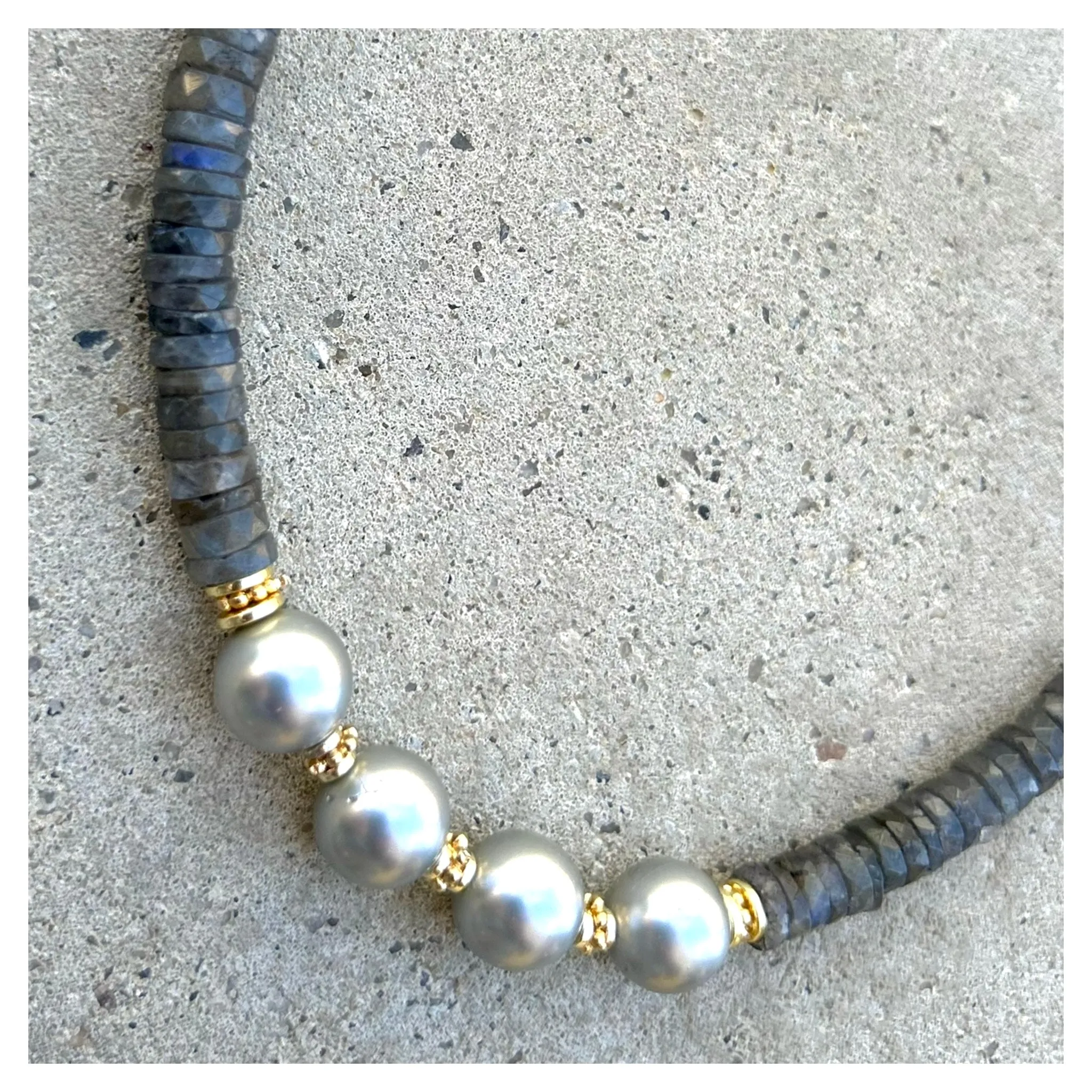 Diana 4 Pearls Labradorite Beaded Necklace