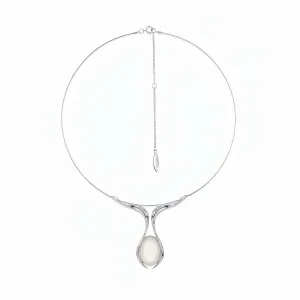 Elegant Queen - Clear Quartz Necklace