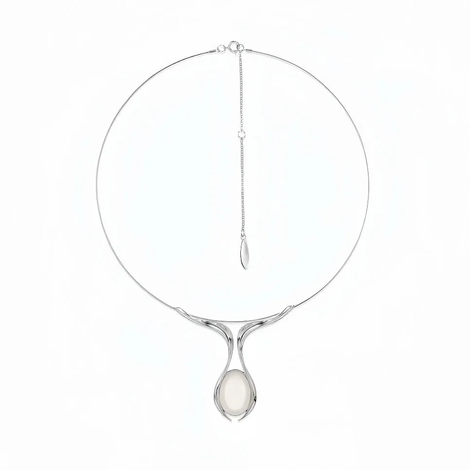 Elegant Queen - Clear Quartz Necklace