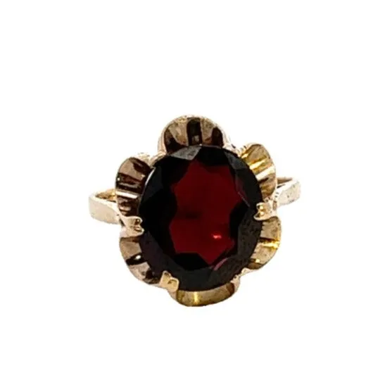 Garnet 9ct Yellow Gold Vintage Ring