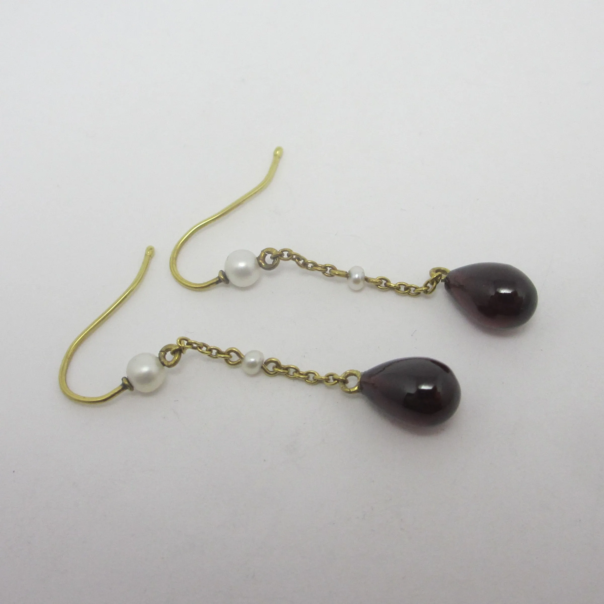 Garnet Tear Drop Seed Pearl 9k Gold Dangling Ear Pendant Earrings Vintage c1980