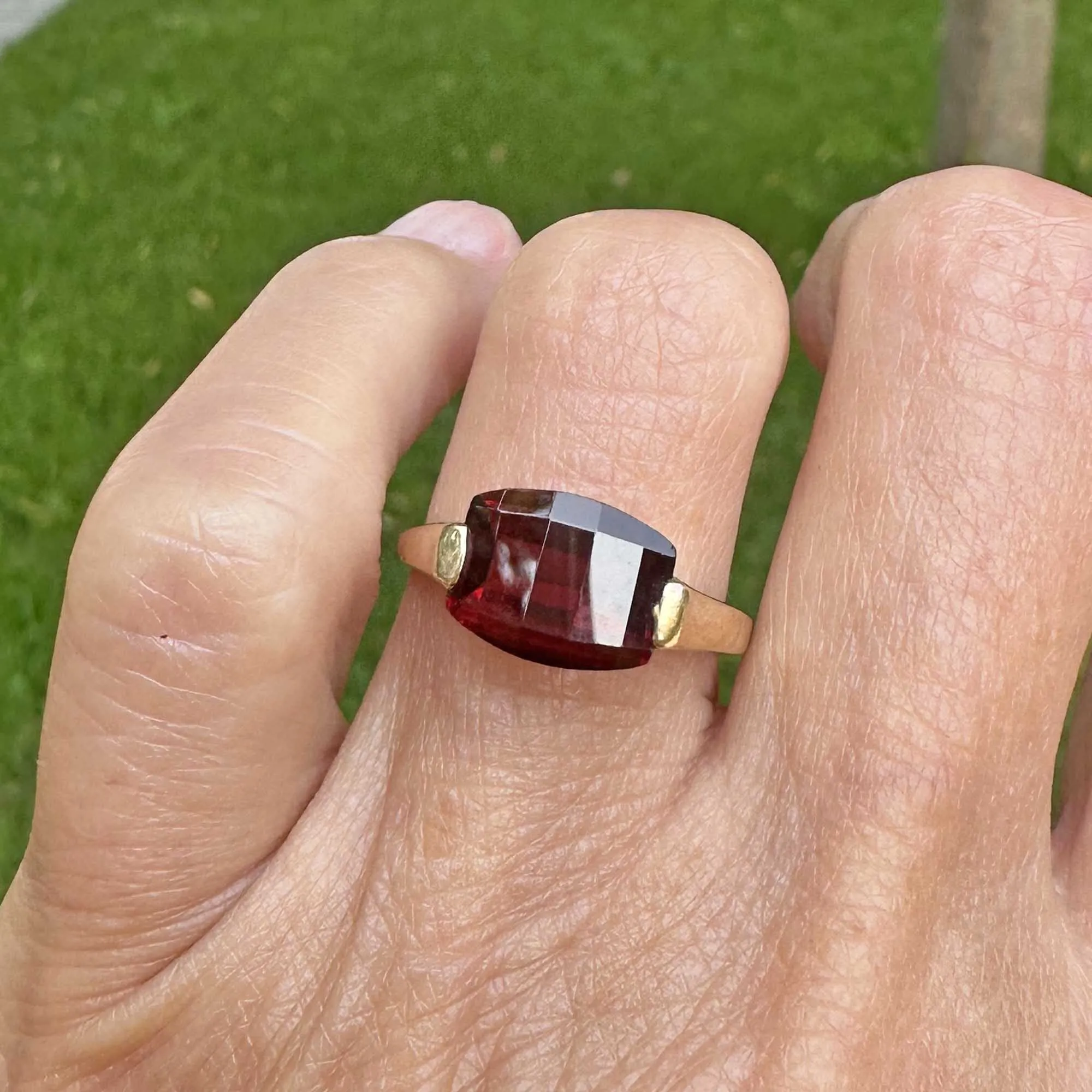 Vintage 10K Gold Specialty Cut Garnet Ring