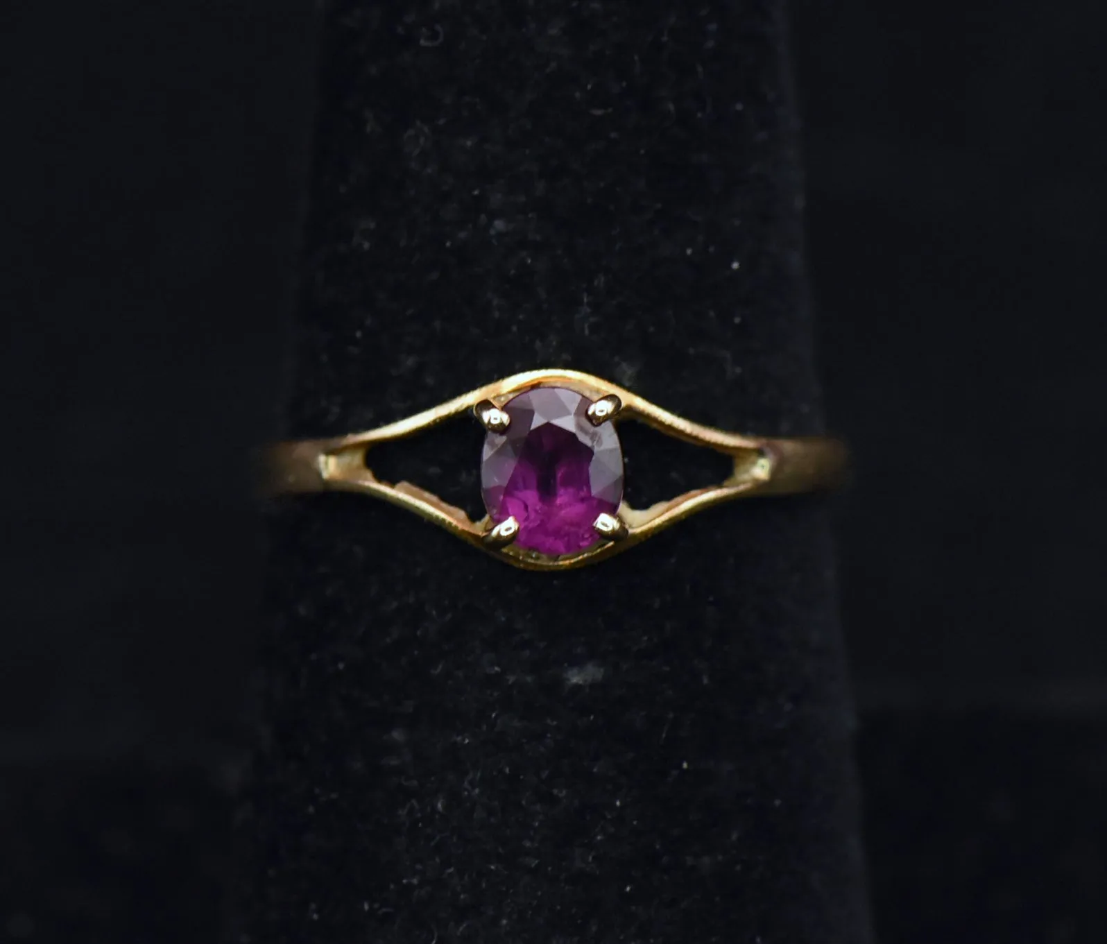 Vintage 14K Gold Ruby Ring - Size 7.25