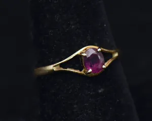 Vintage 14K Gold Ruby Ring - Size 7.25