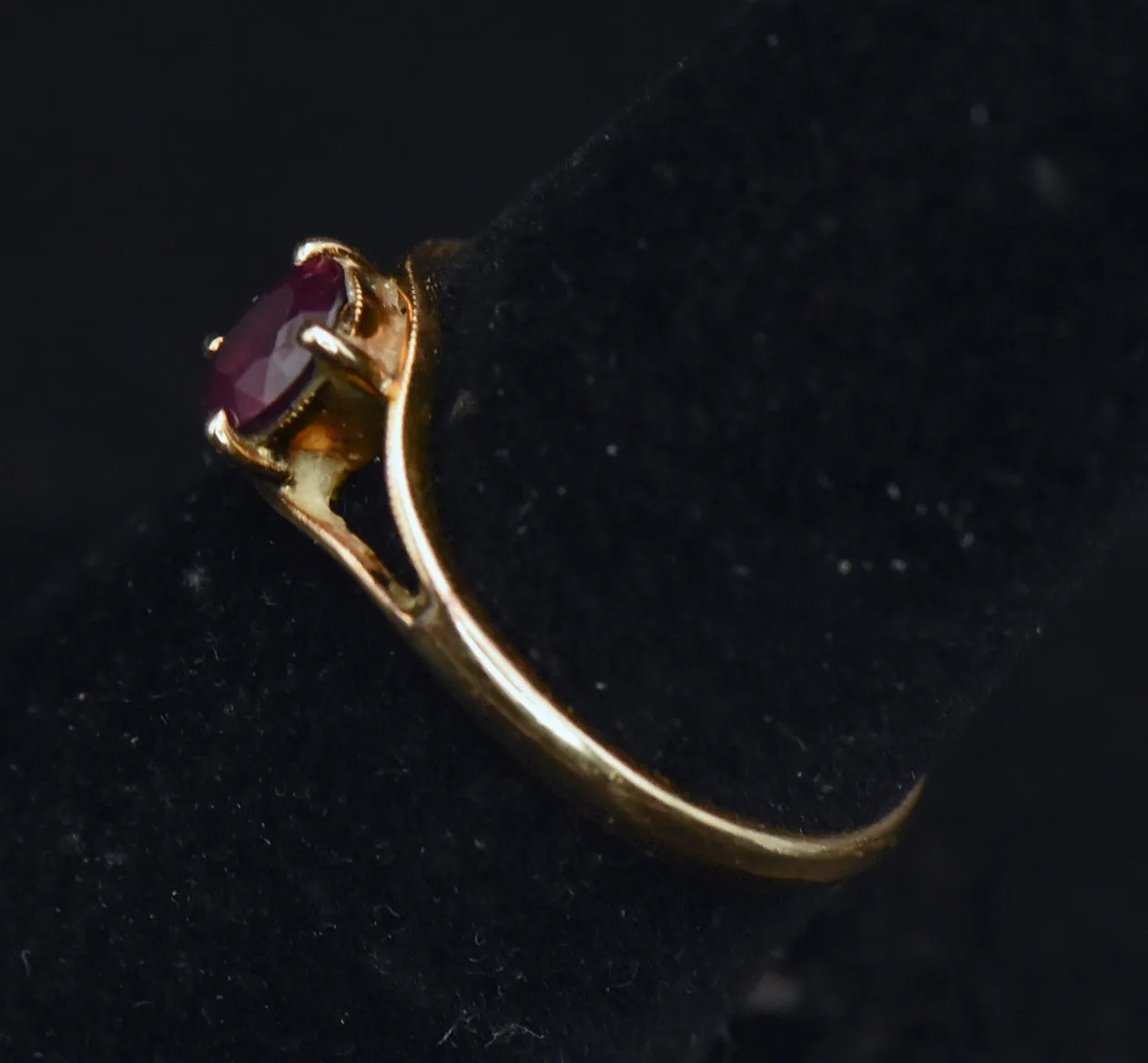 Vintage 14K Gold Ruby Ring - Size 7.25