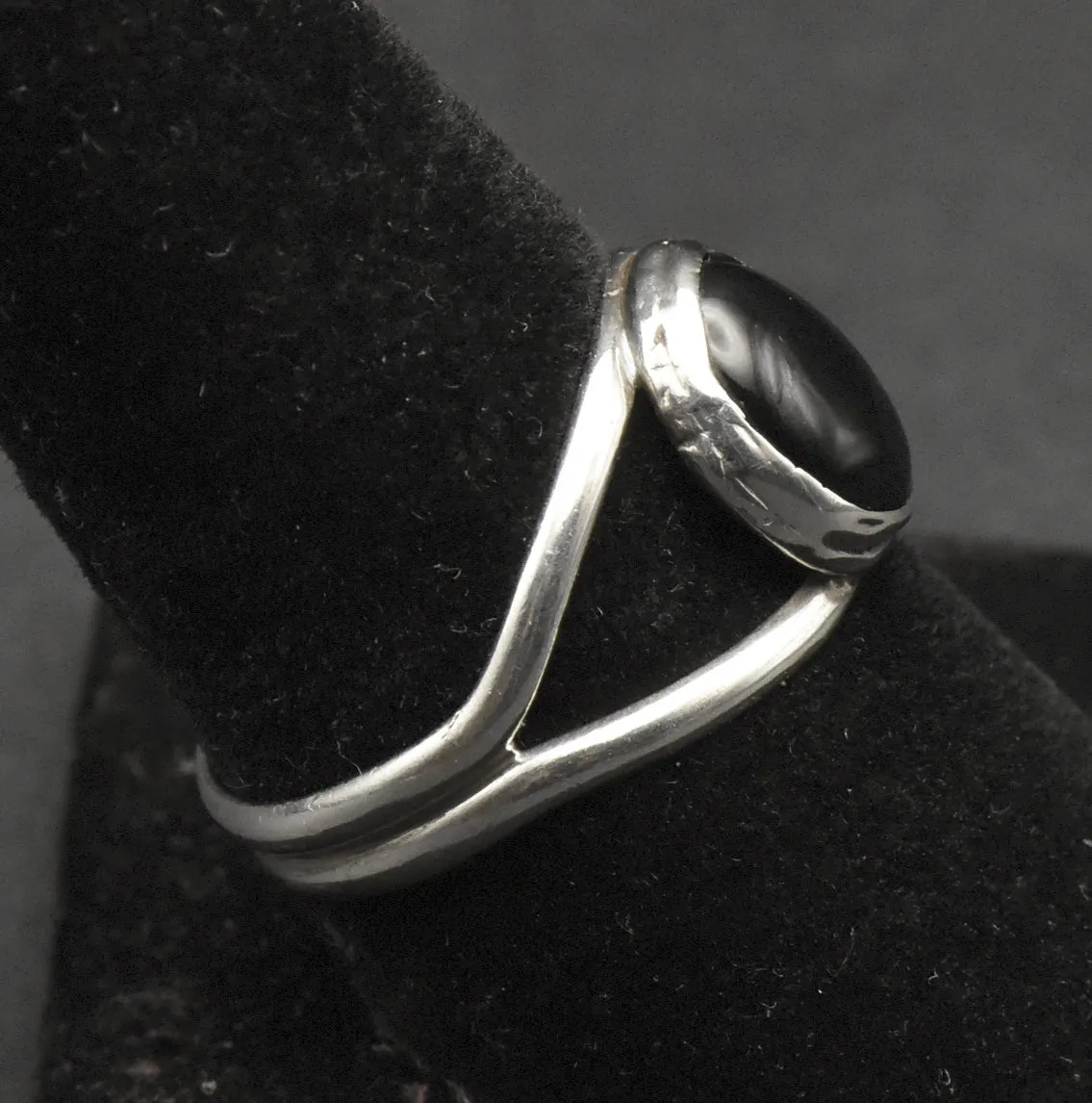 Vintage Handmade Black Onyx Silver Ring - Size 8.75