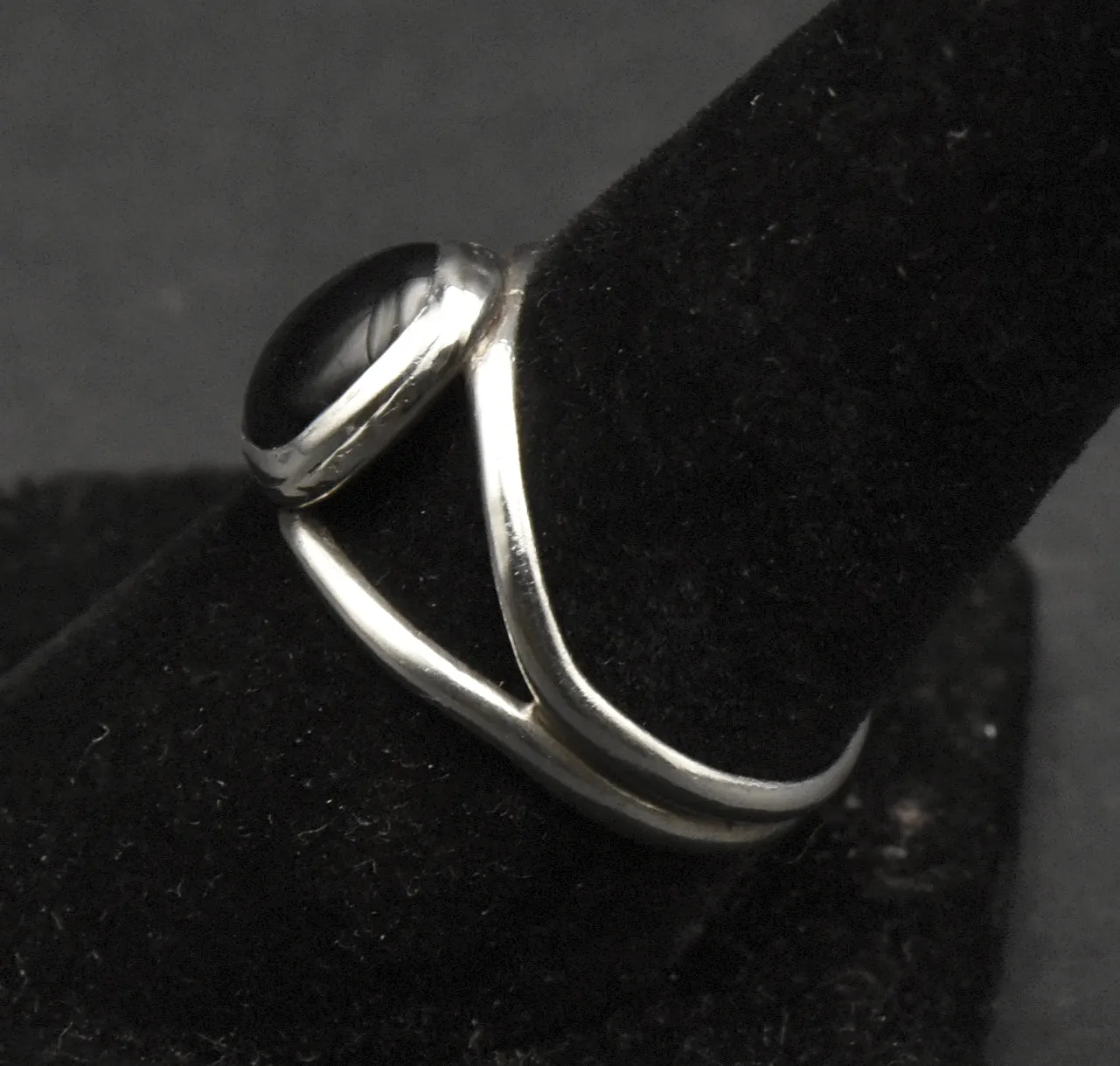 Vintage Handmade Black Onyx Silver Ring - Size 8.75