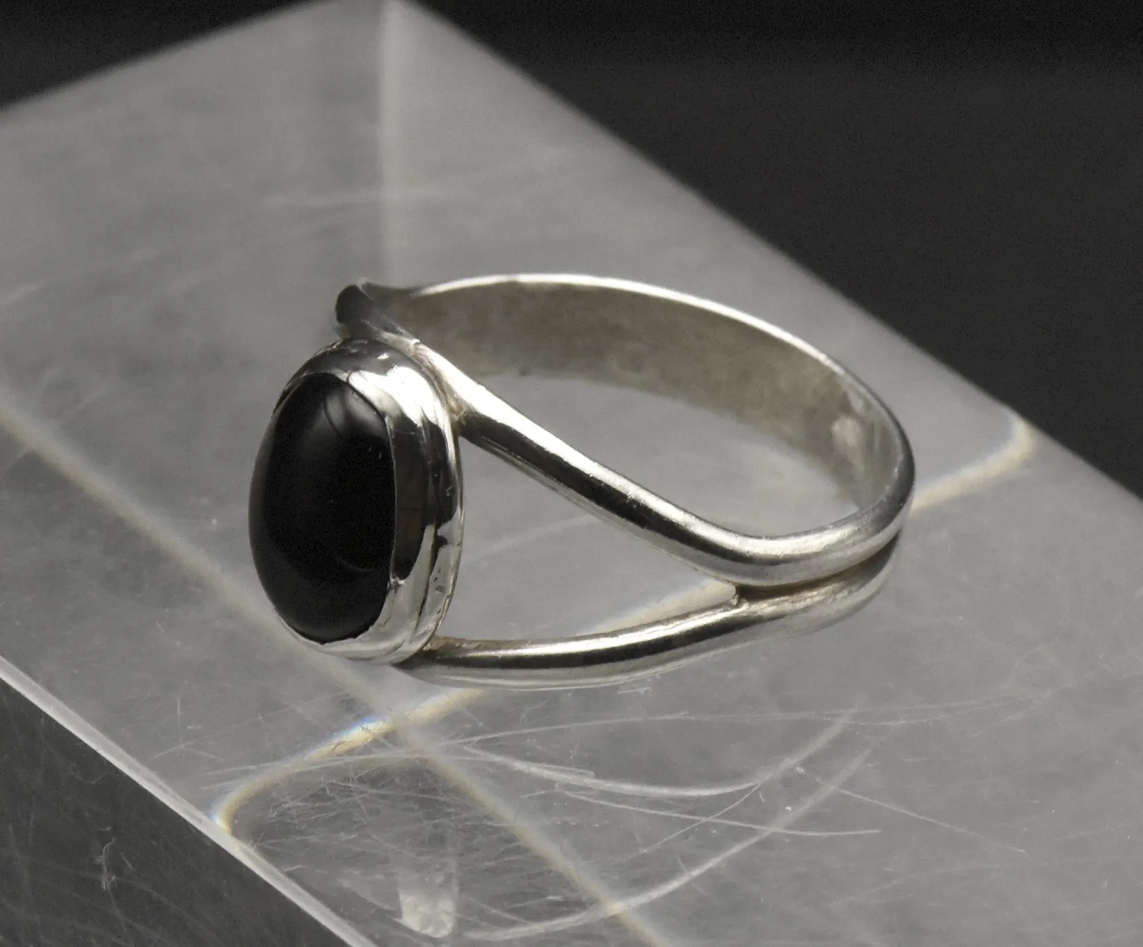 Vintage Handmade Black Onyx Silver Ring - Size 8.75